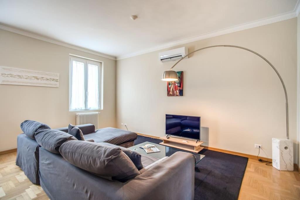 Borgo Vittorio 2 Bdr 2 Bath St Peter's Apartment Rome