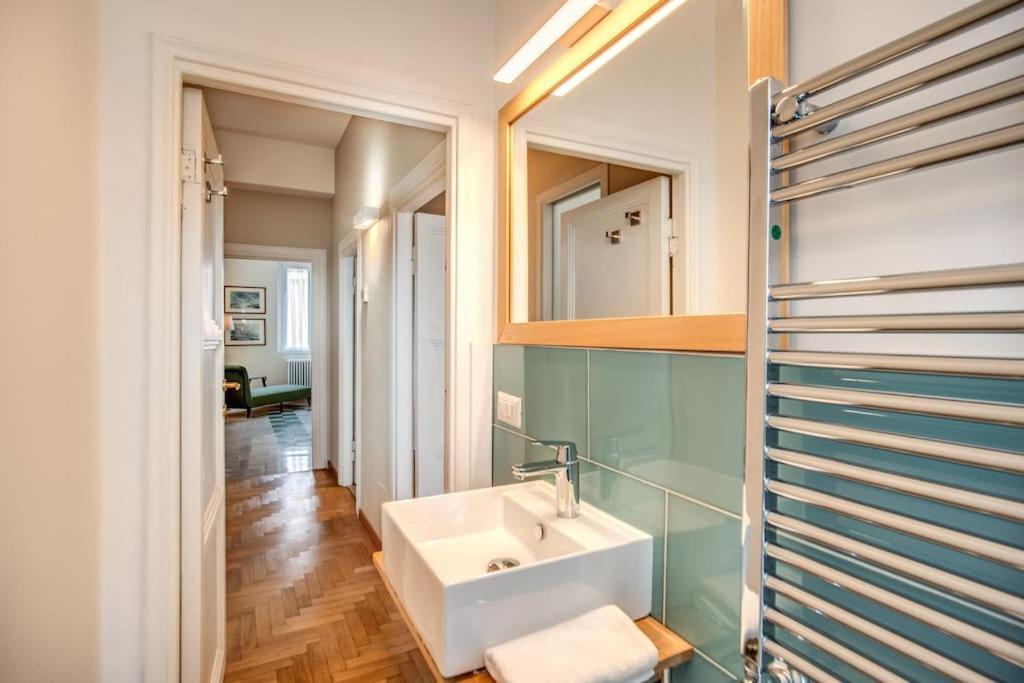 Borgo Vittorio 2 Bdr 2 Bath St Peter's Apartment